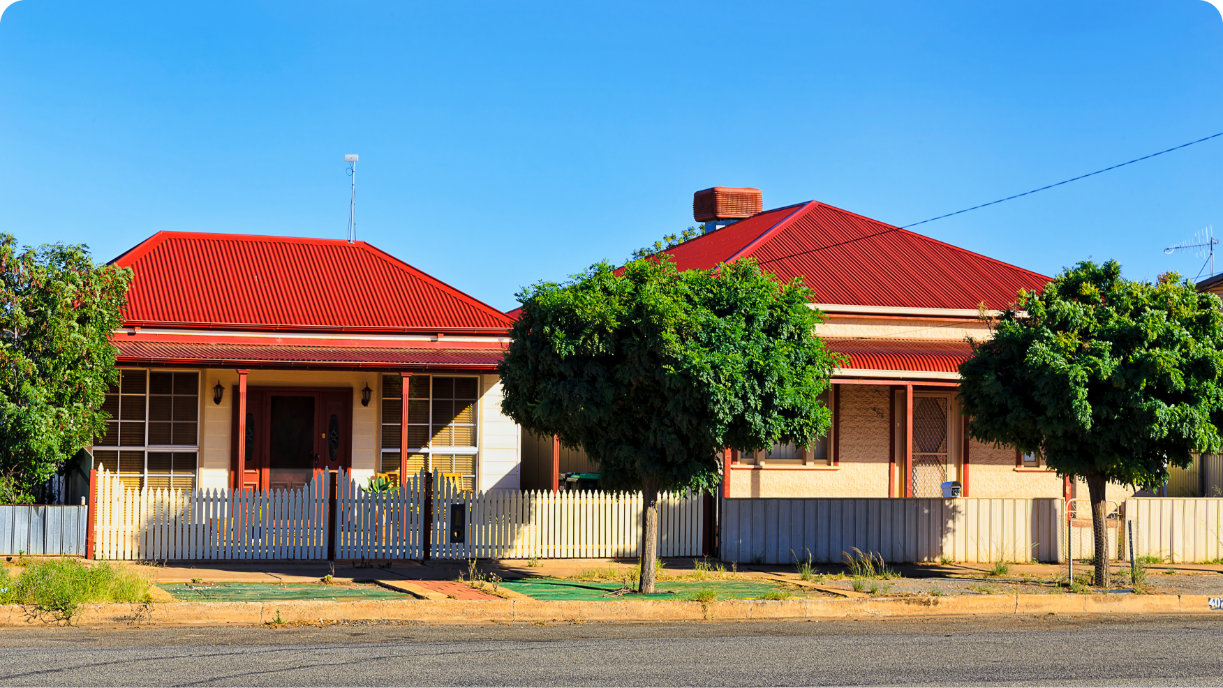 2 traditional house in a rural Austalian town