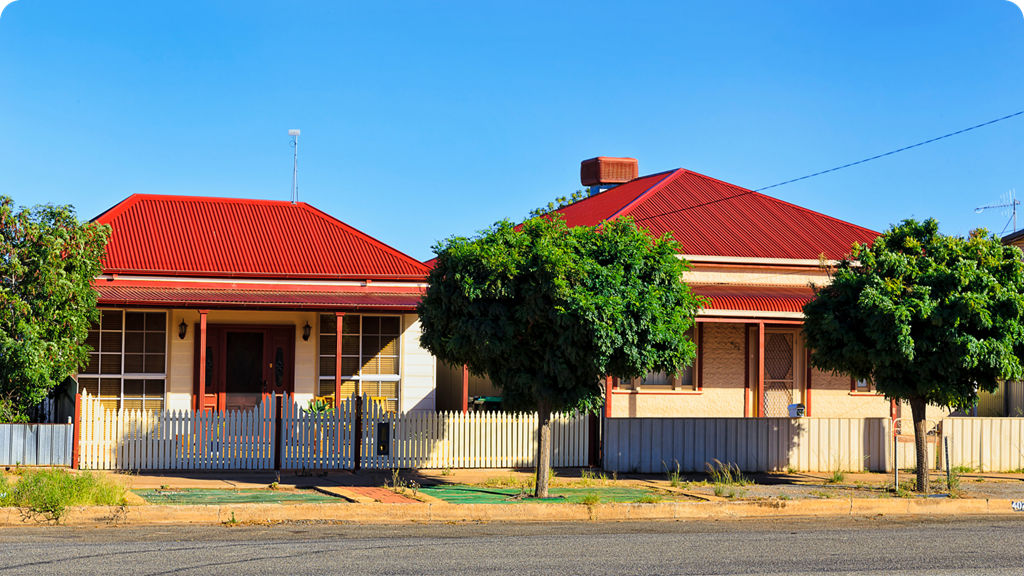 2 traditional house in a rural Austalian town