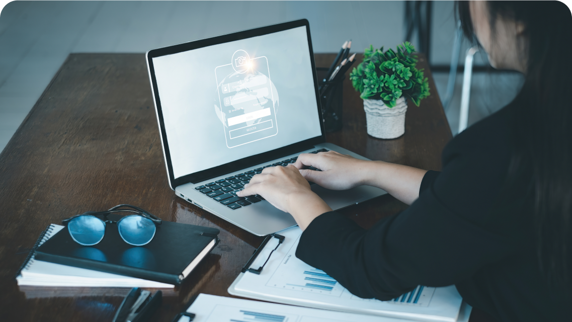 woman-on-laptop3x.png
