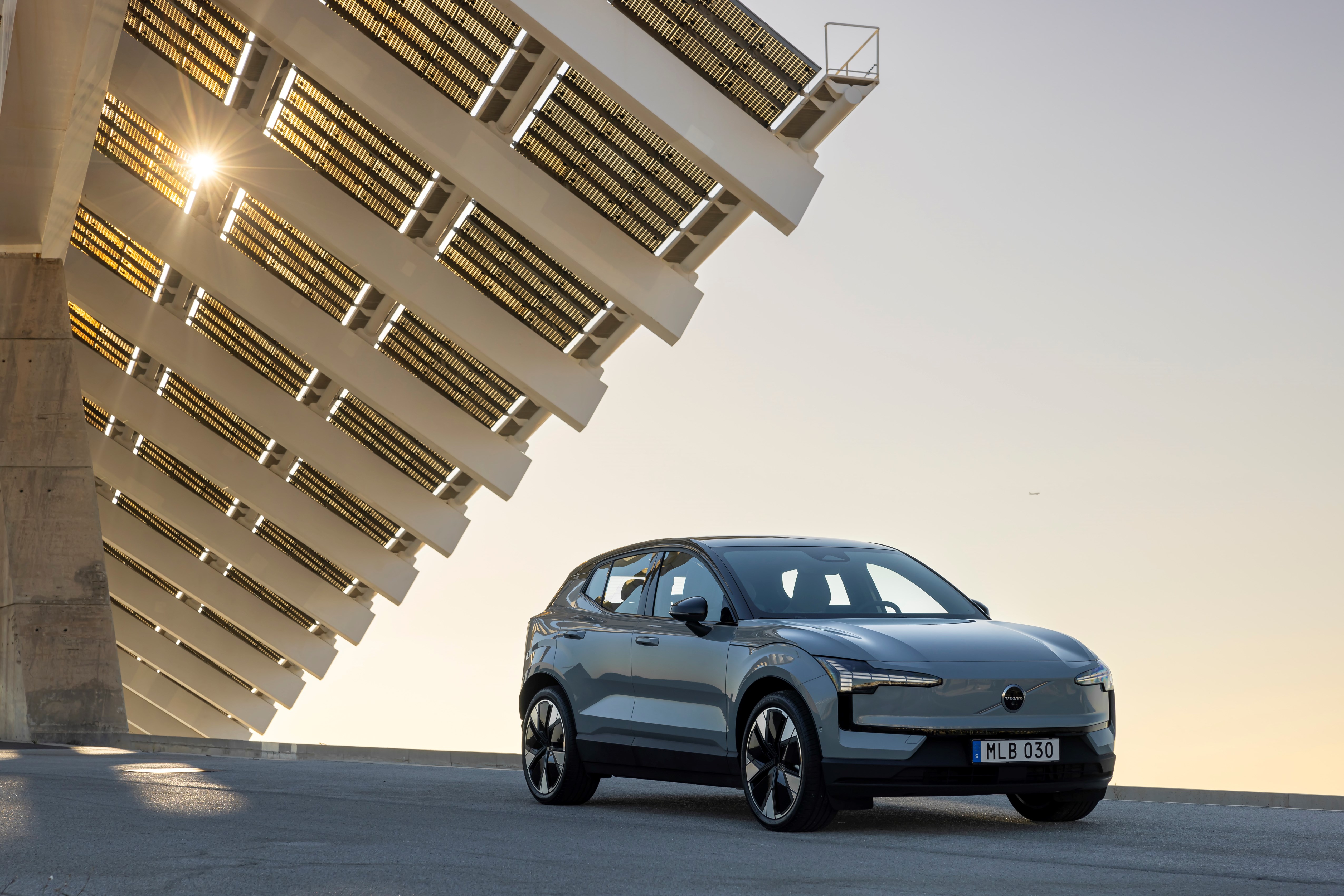 Volvo EX30 vapour grey exterior