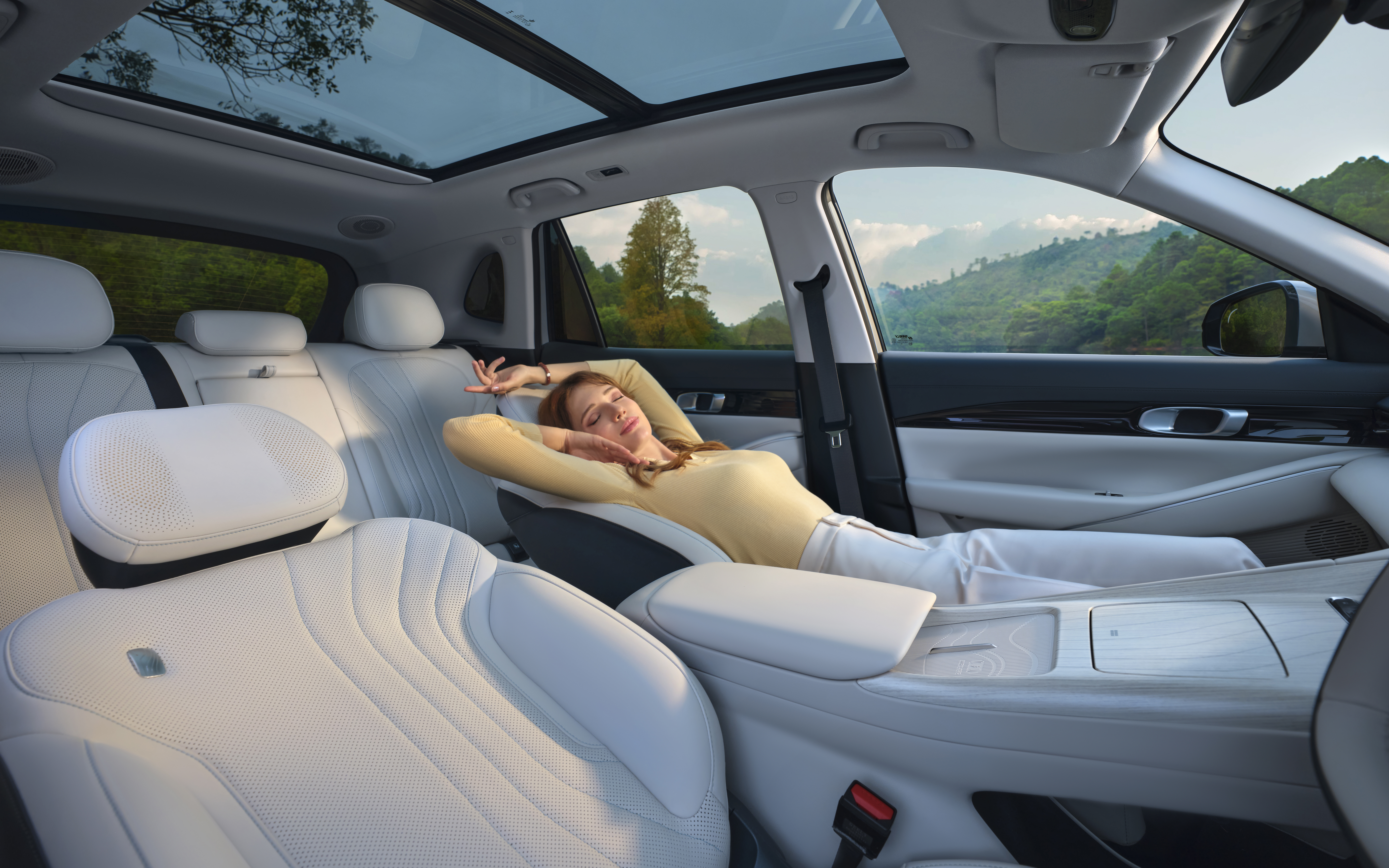 Geely EX5 seating position