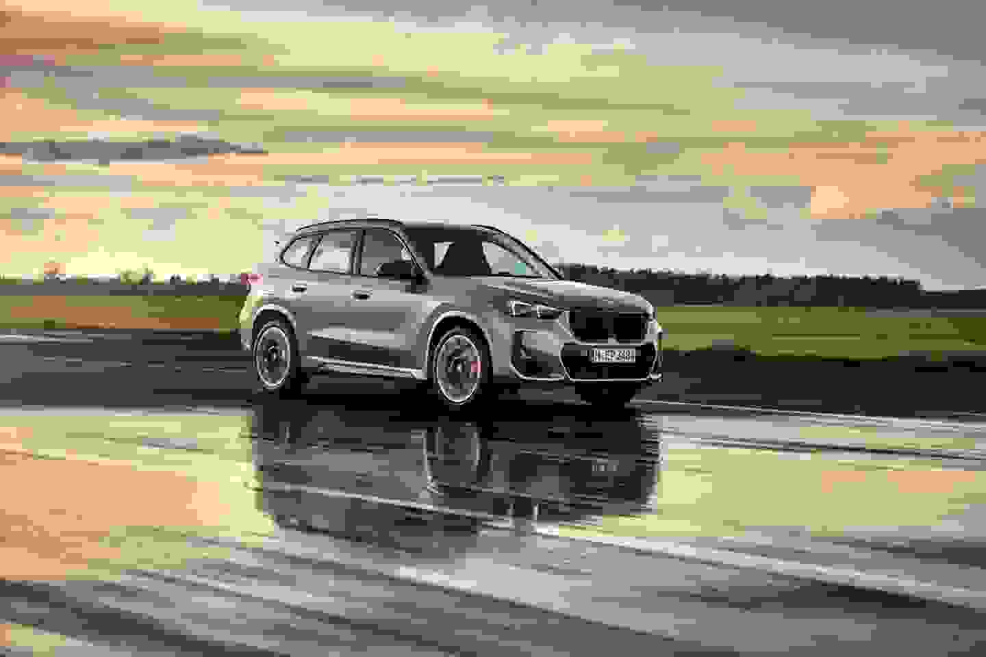 2024 BMW X1 side profile