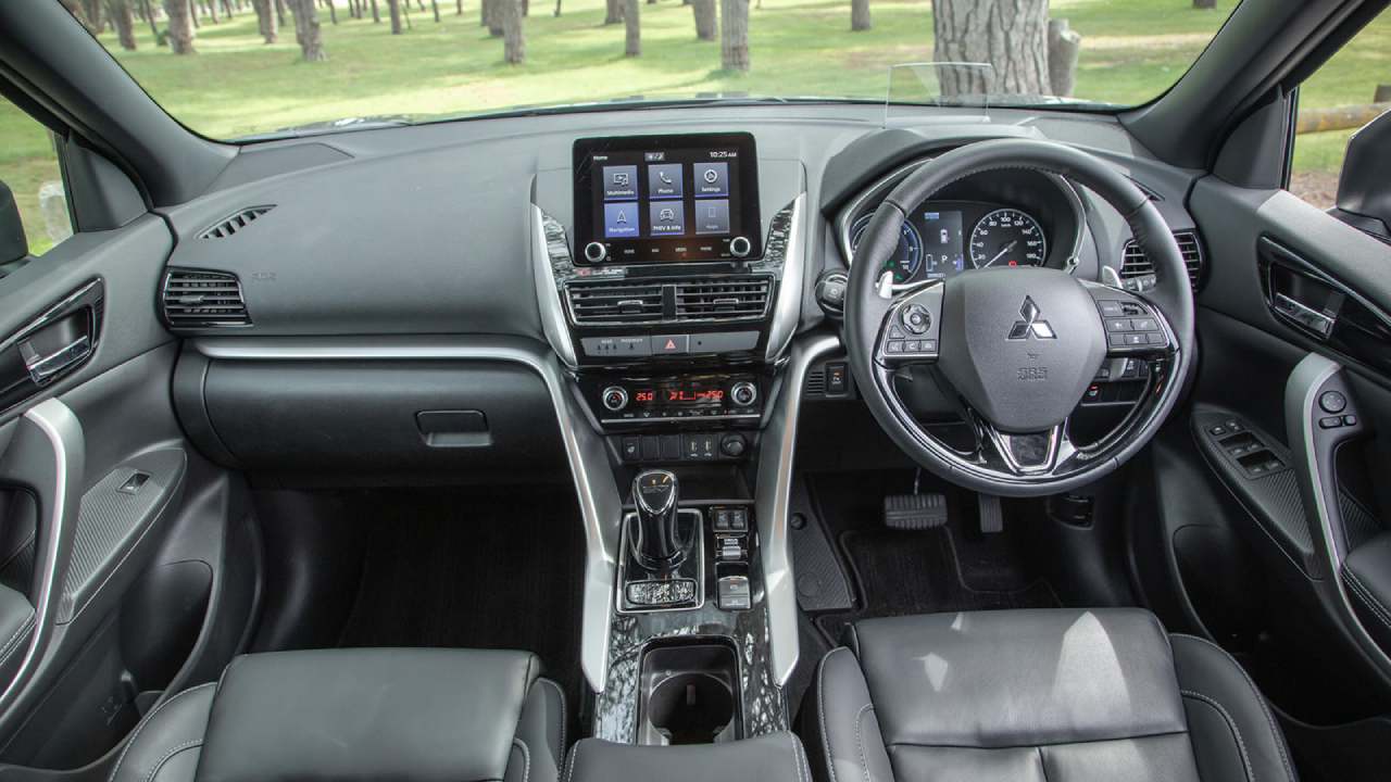 updated-mitsubishi-eclipse-cross-interior-front-view.jpg