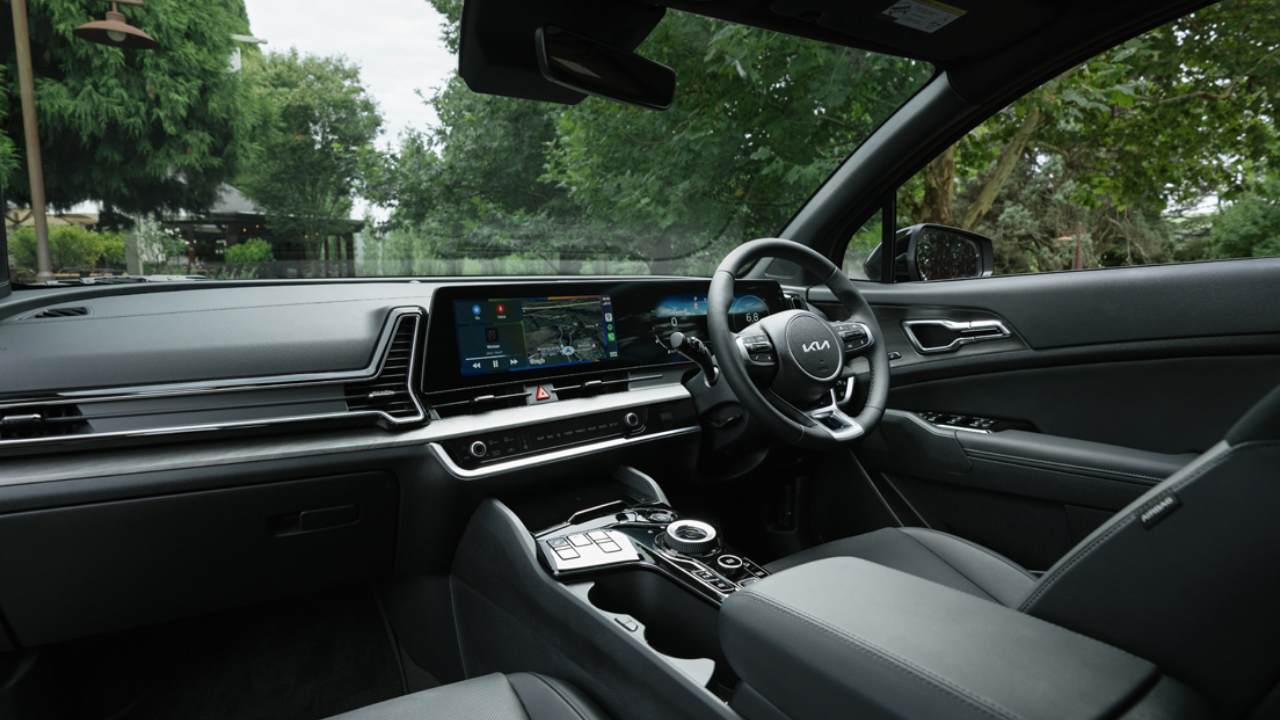 updated-kia-sportage-2024-interior.jpg
