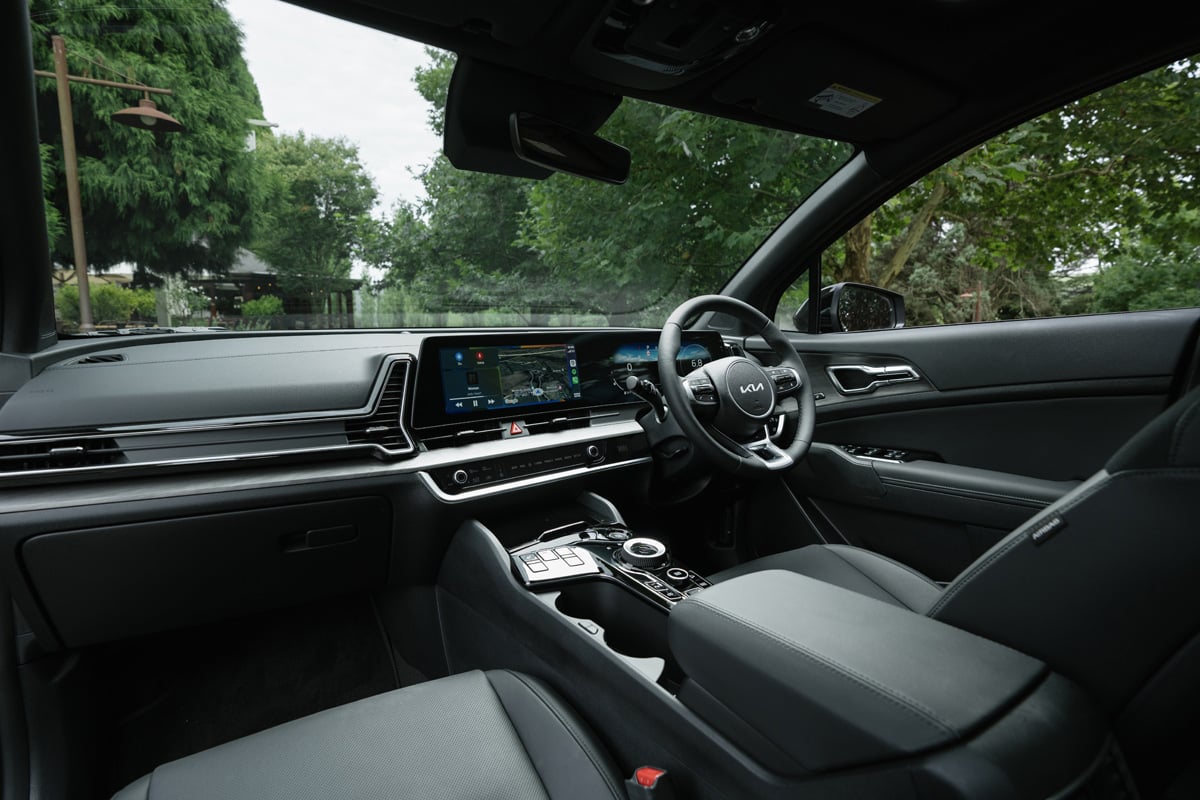 Kia Sportage 2024 interior view